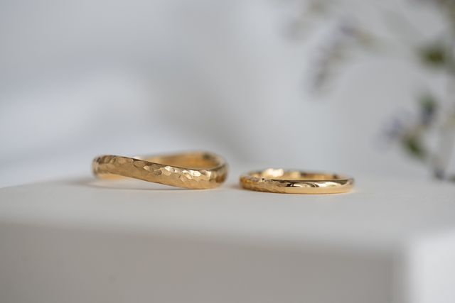 私の方は仕上がりが、光沢と叩き、半分ずつになっています。