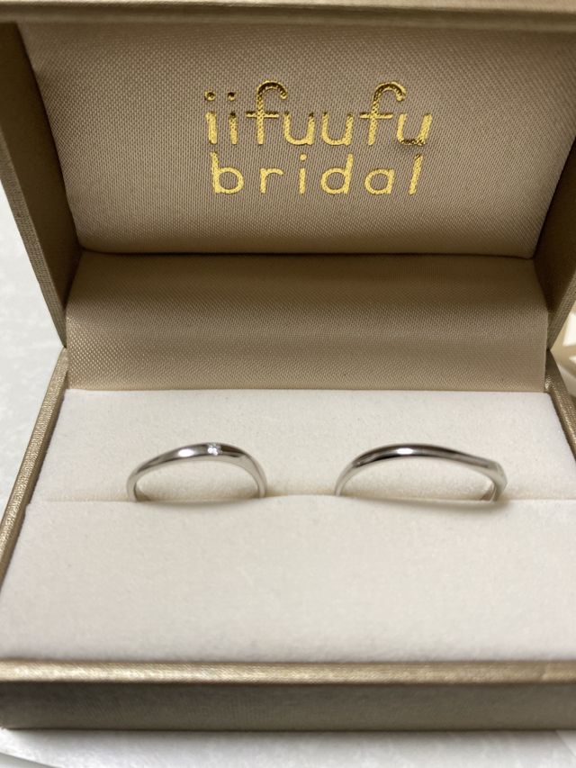 シンプルではありますが少しカーブがかかっていってお洒落です。