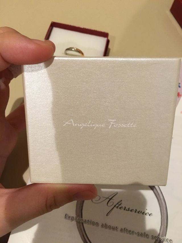 ケースもシンプルです。