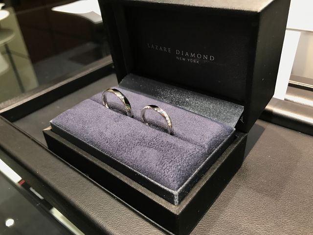 購入時の箱に入っています。