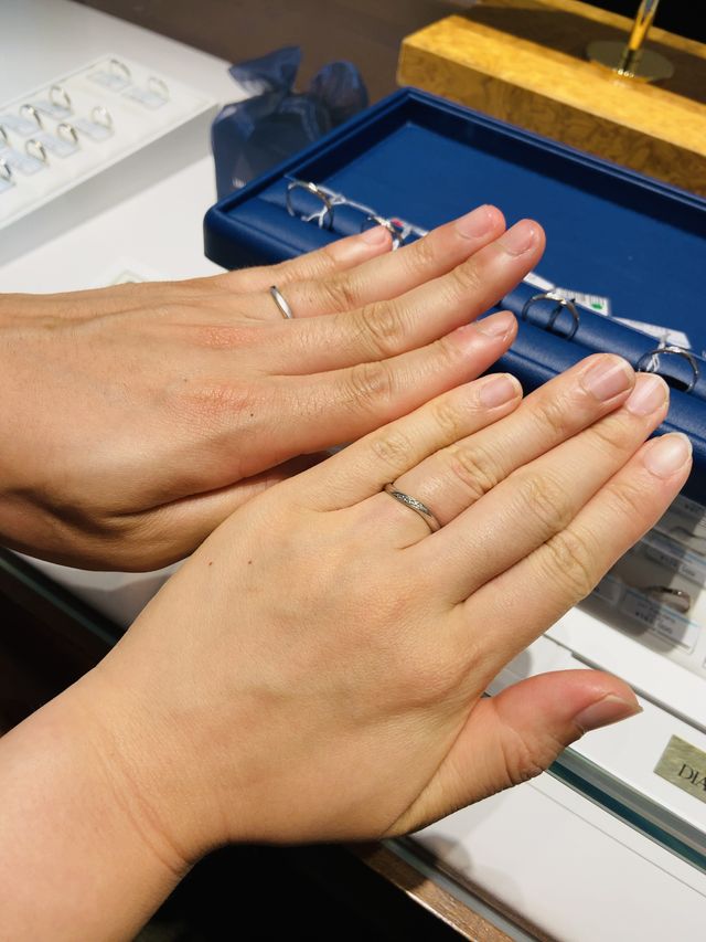 プラチナ素材のウェーブタイプです