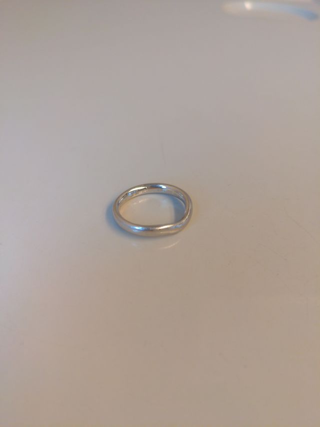 シンプルなデザインが好きなので気に入っています。