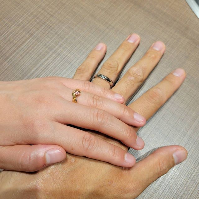 婚約指輪、結婚指輪が重ね付けできるところが◎