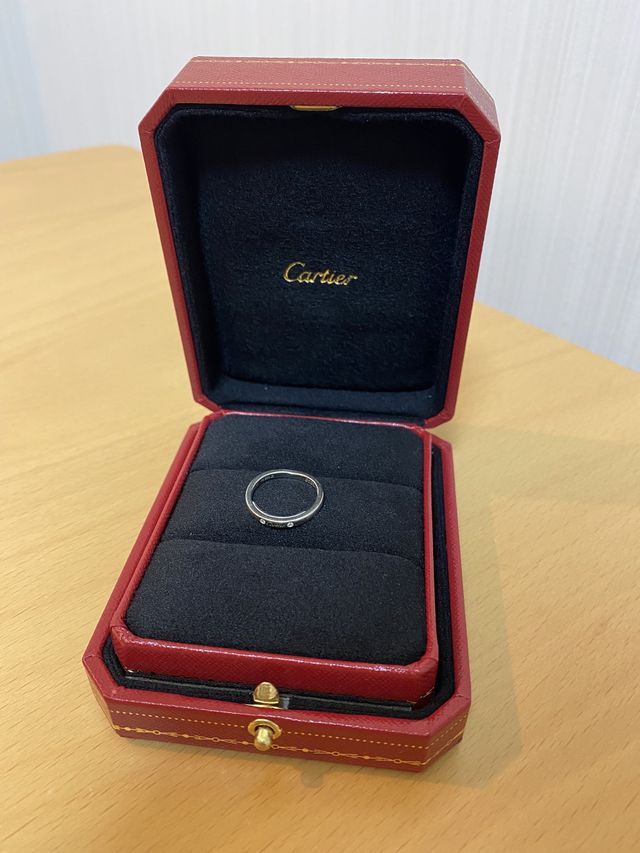 ダイヤが裏側に2つあります。