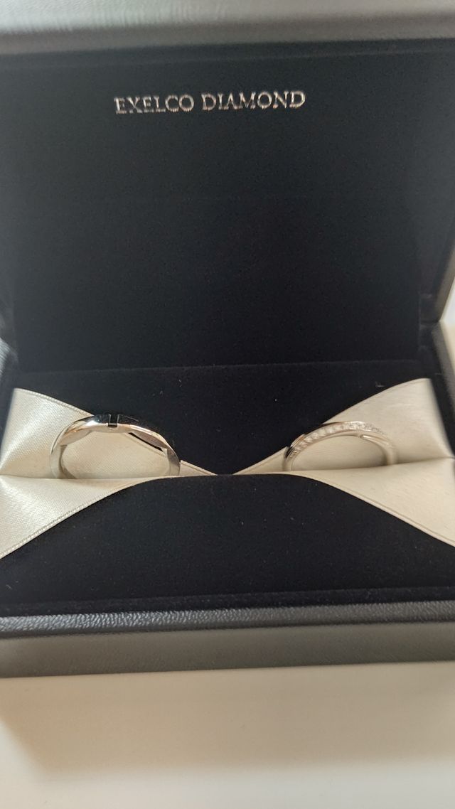 ペアではありませんが、二人が好きなリングにしました。