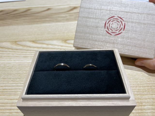 シャンパンゴールドでとても綺麗です。