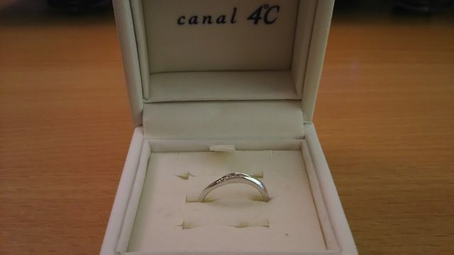 石はダイヤモンドでお値段30000円でした。