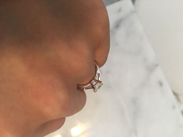 横にハリーのHの文字が見えます。