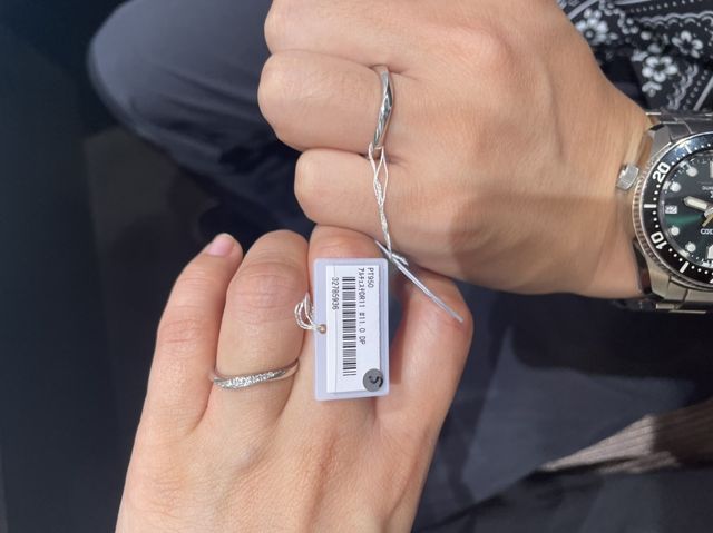 この写真のダイヤなしを選びました