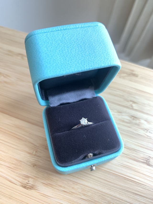 特別な日に結婚指輪と重ね付けしたい