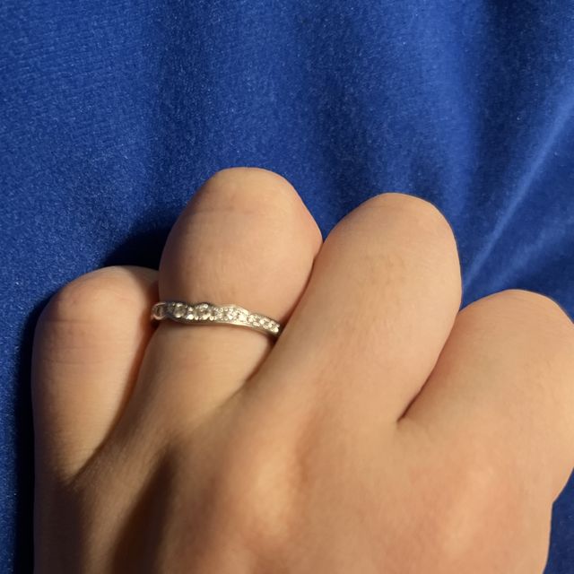 キラキラしていて目立つので可愛いです。