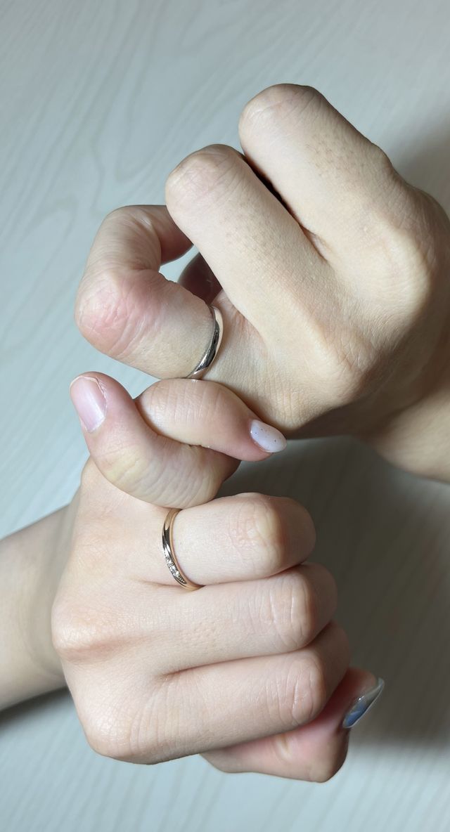 色違いで購入しました！
ピンクゴールド素敵です！！