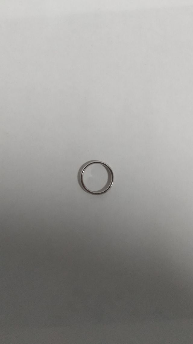 ぷくっとしたデザインのため、少し厚みあります。