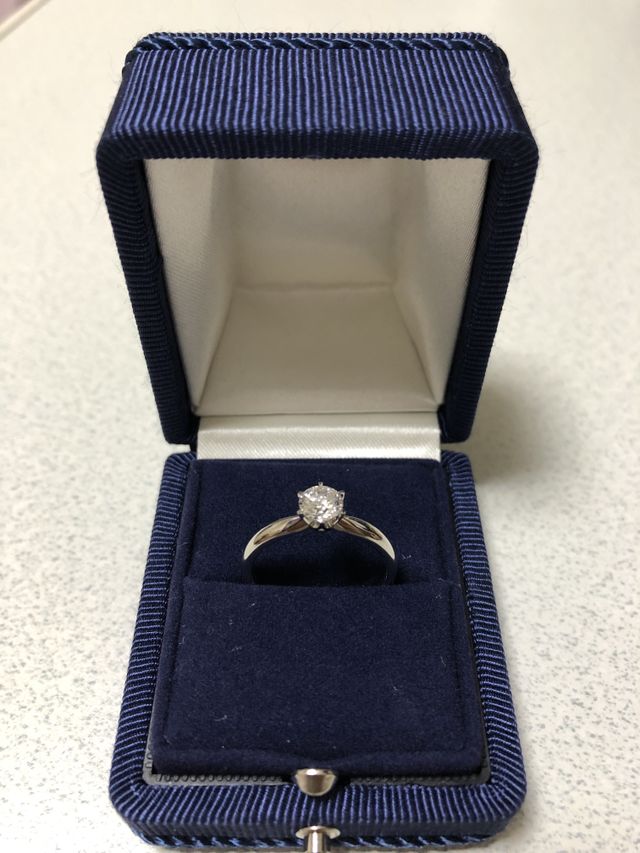 王道のリングに0.51cat、中央に聳え立つダイヤに一目惚れ