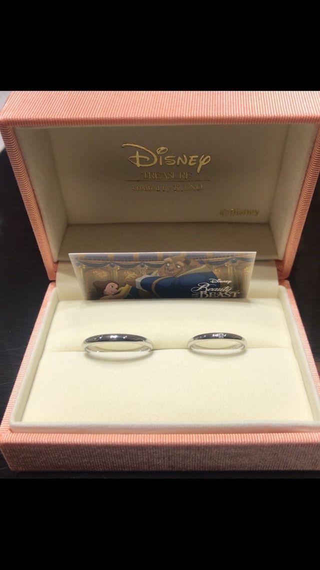 複数あるディズニーリングの中からシンプル且つ自分達に合う指輪