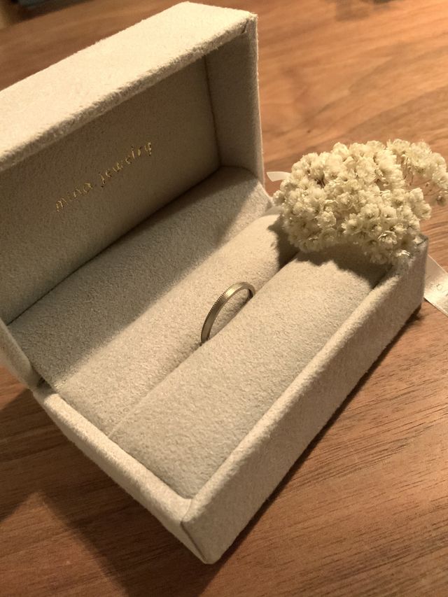 細めで華奢なデザインは、指が短く見えなくて気に入っています