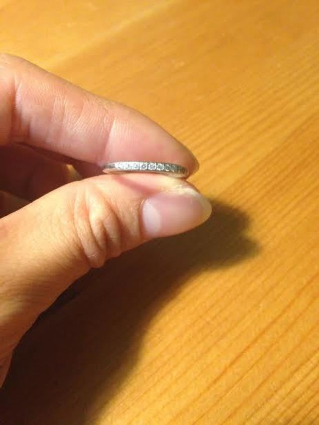 華奢でエレガントなデザイン