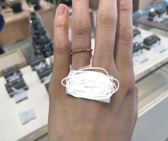 細身のシンプル。