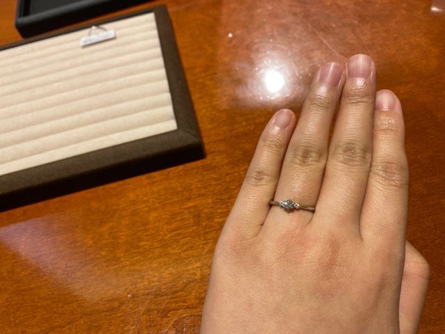 婚約指輪の試着です