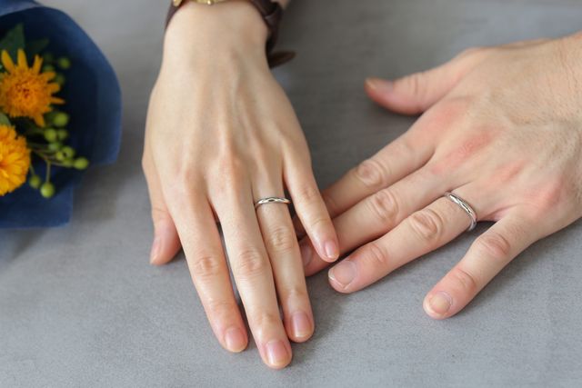 ウェーブの曲線が美しくこのデザインに決めました。