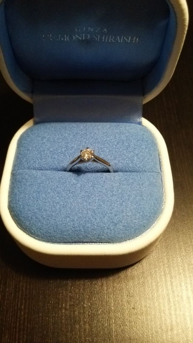 ダイヤモンドシライシのエバーアフターというリングです。