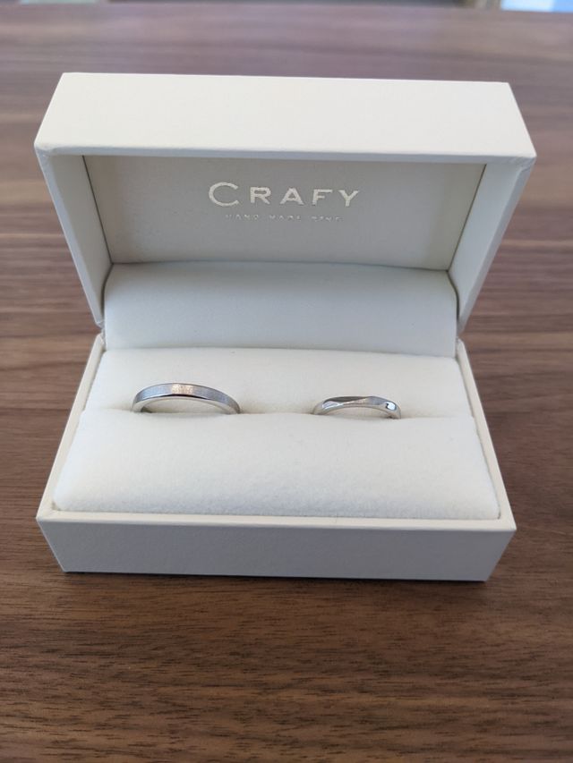 素敵な指輪です。当日の写真や動画も含め、一生の思い出です。