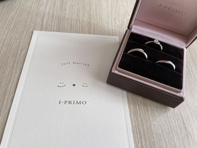 購入したものは、２つ並んでいる結婚指輪です。