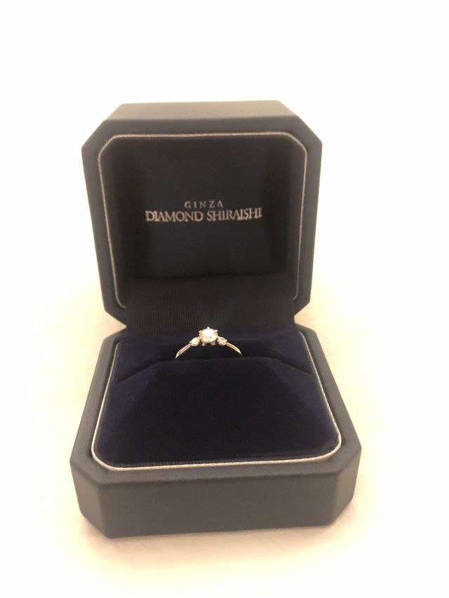 デザインはレガーレで、ダイヤモンドは3.3caratです。