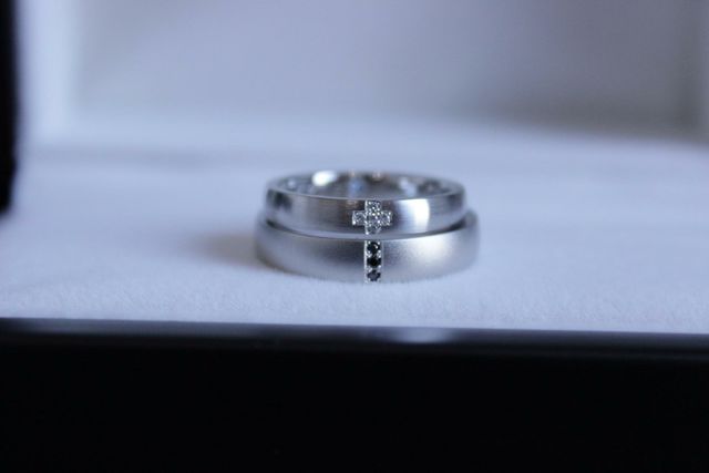 実は重ねると十字架になるというペア感も偶然生まれました(笑)