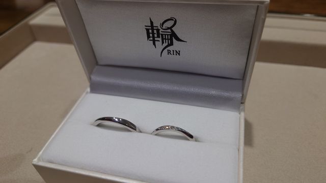 入籍した月の誕生石を入れて、私達だけの指輪に♪