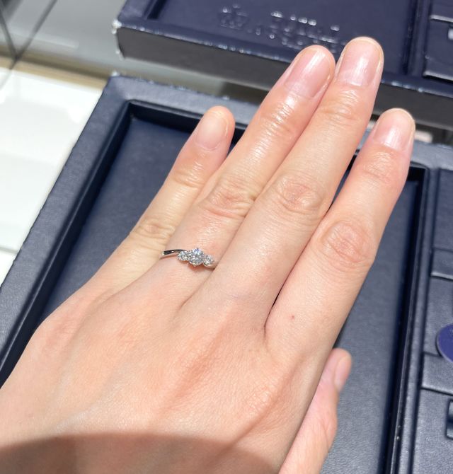 店頭で試着させていただいた際の写真です。