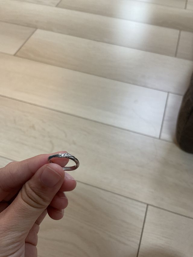 貧相な指でも映えてくれてとてもお気に入りです！