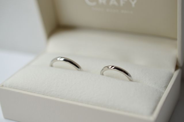 長く愛せるようにシンプルなラインのデザインにしました