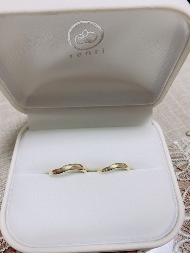 素敵なリングピローに入れて頂きました。