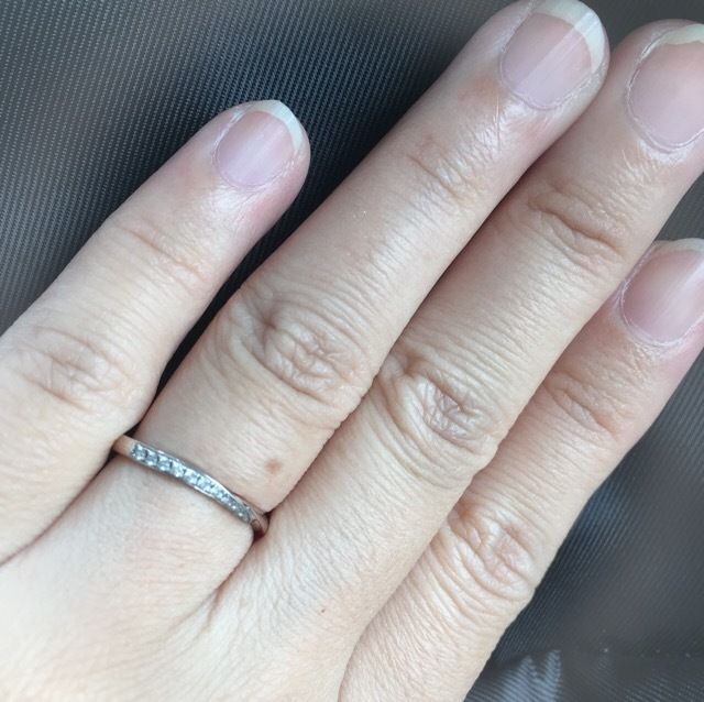 細いタイプの指輪