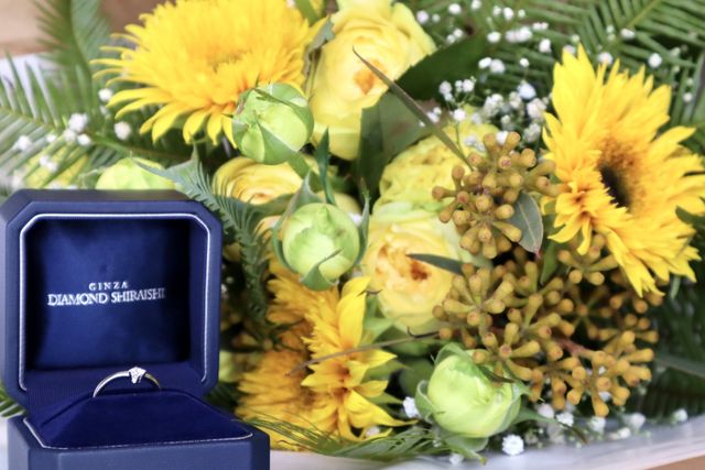 ボックスは濃い青です。