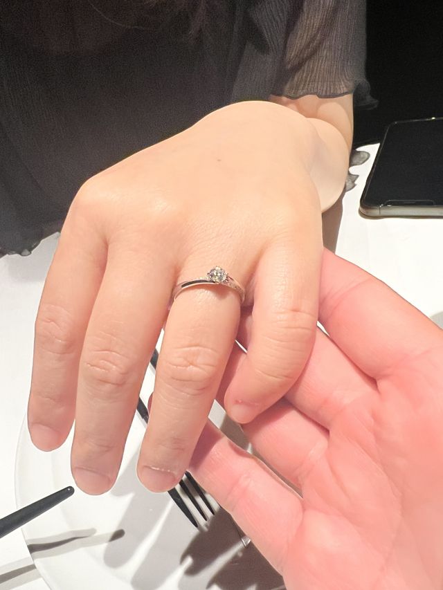 一生懸命に選んだ指輪でプロポーズしました。