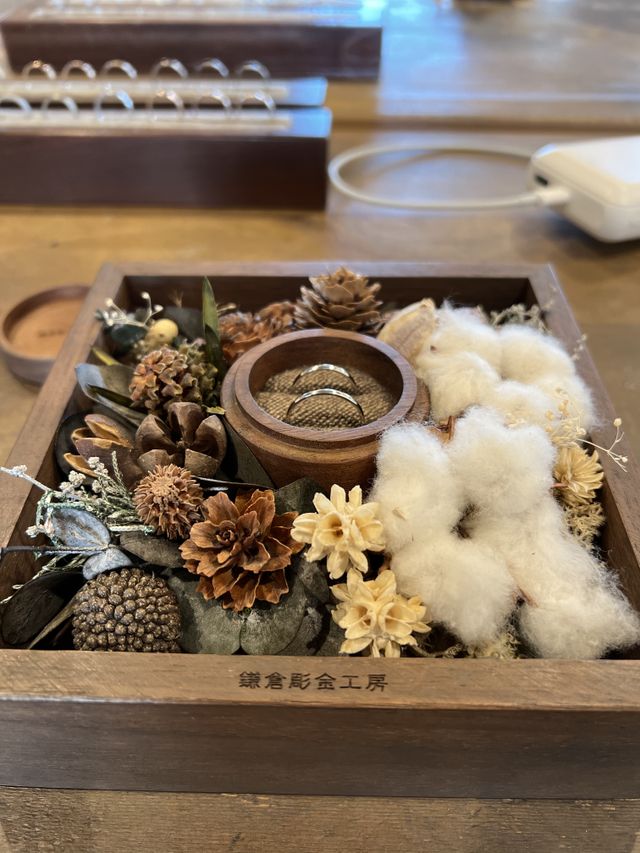 素敵な入れ物に入れて写真を撮りました。ケースも販売してました