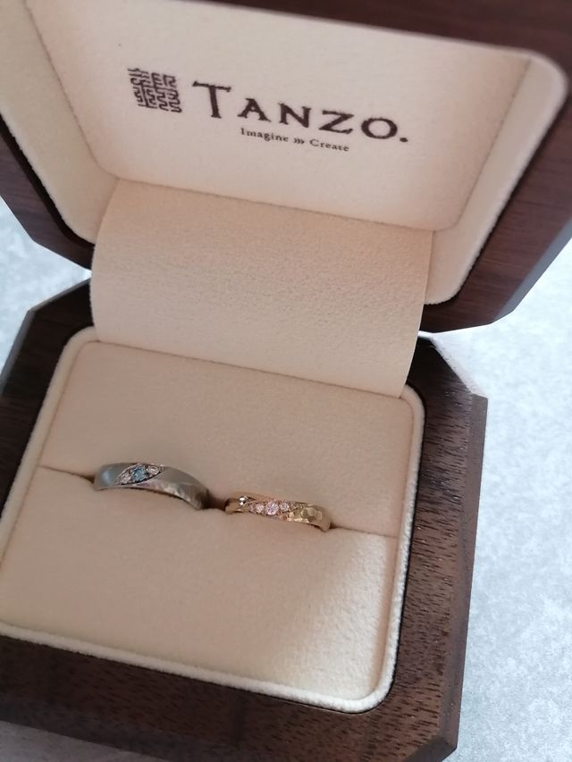 夫婦でダイヤを入れました。