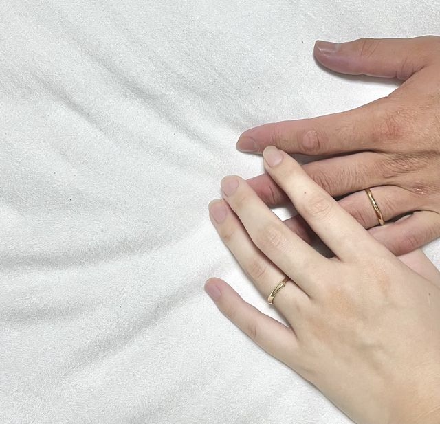 届いた指輪着用したときの写真です