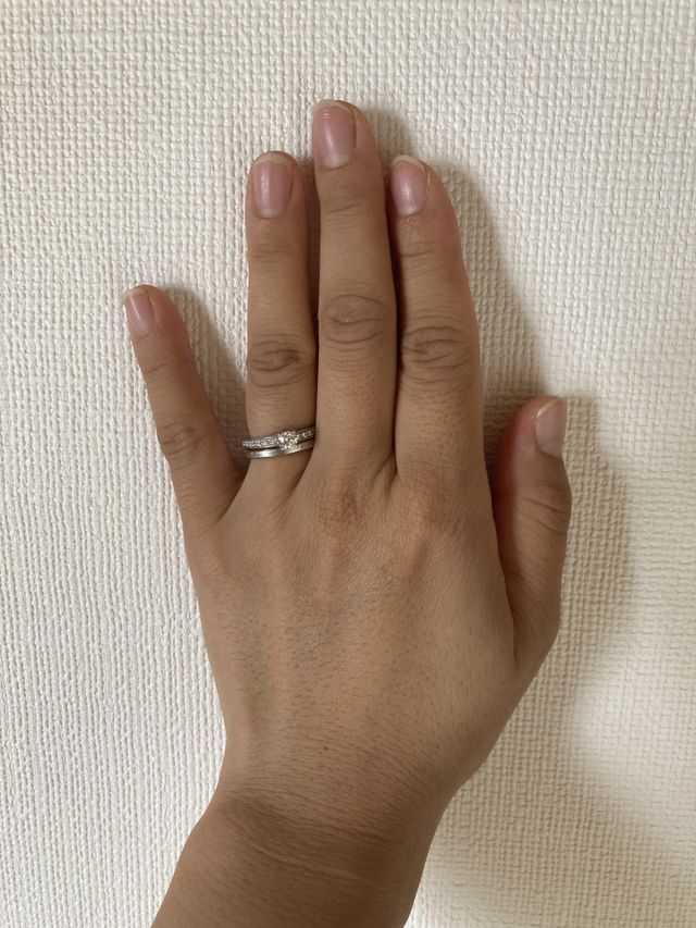 結婚指輪と合わせて着用