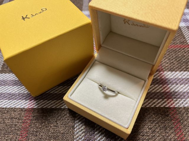 ボックス開封時の指輪です。