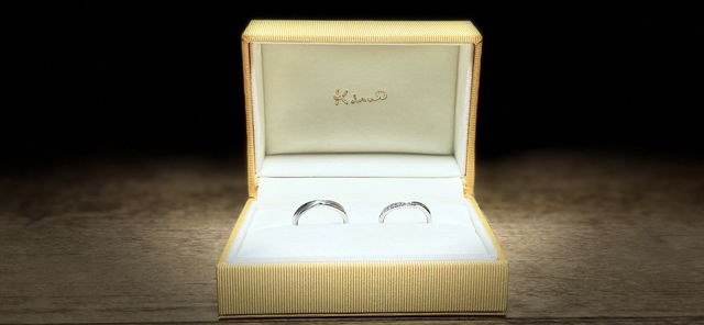 夫はフルオーダー、妻は既製品の購入でした。