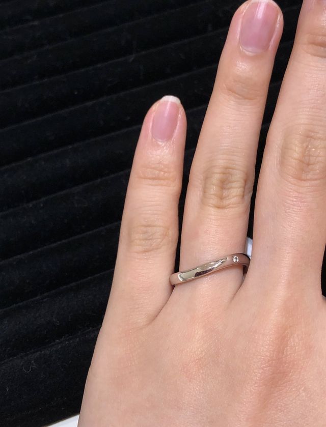 新婦用。ウェーブ型。ダイヤモンドあり。