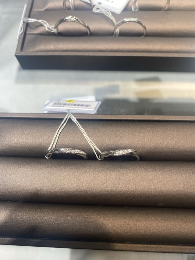 好みのデザインを伝えて、いくつか試着させて頂きました。