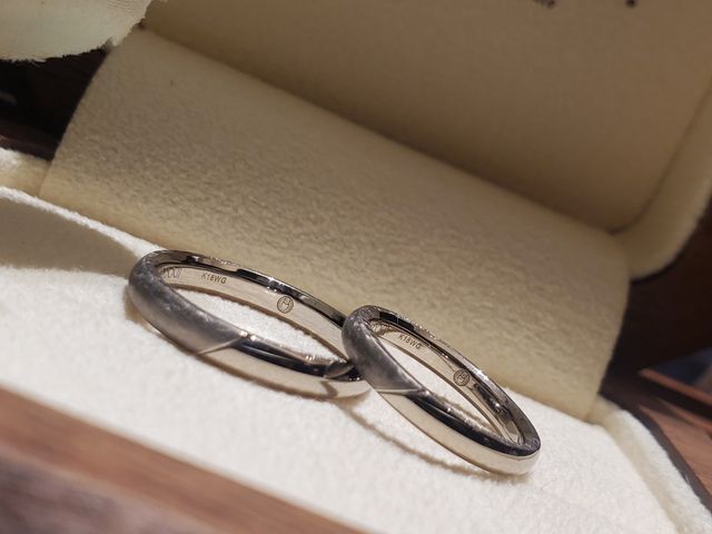 複雑な丸に下がり藤の家紋も綺麗に刻印されており感動しました。