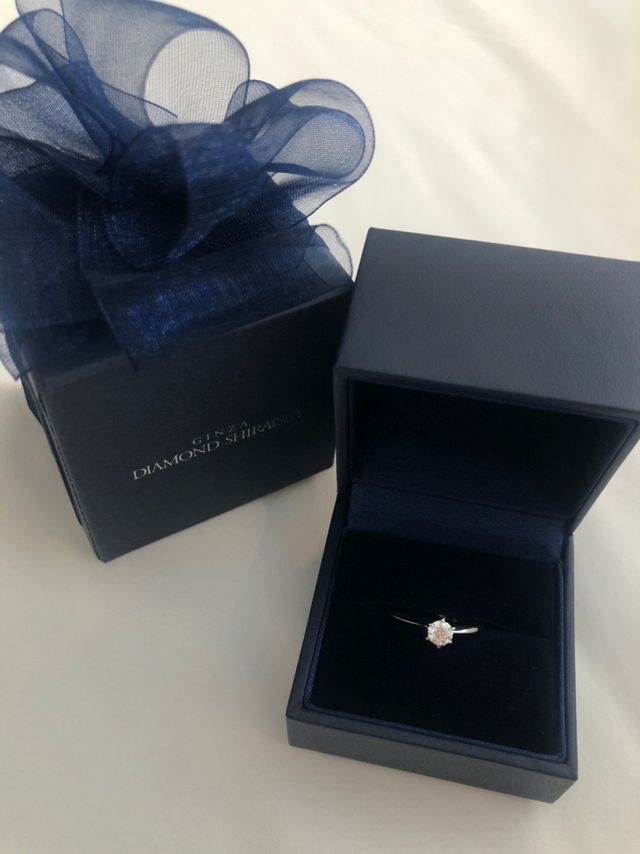 ダイヤだけ選んで、プロポーズ用のリングで妻に渡しました。