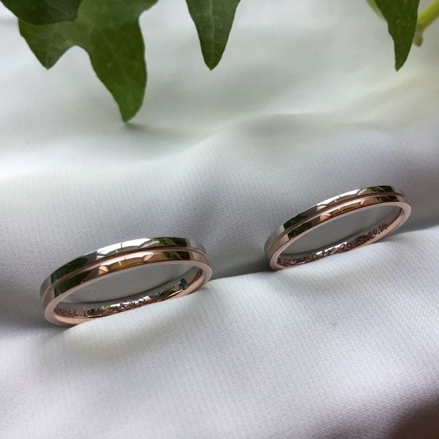 二人の思い出の場所（コスモス畑）をイメージしています