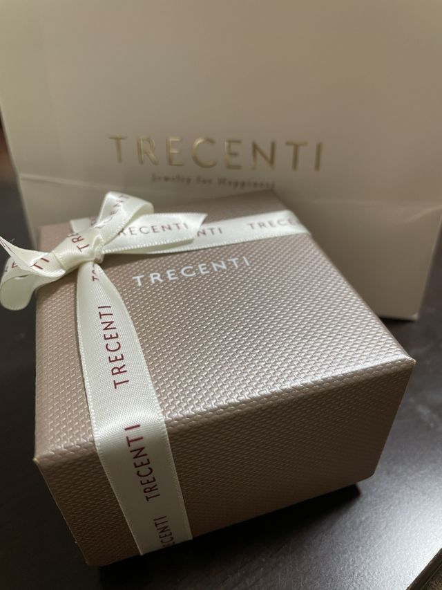 可愛いボックスと袋。