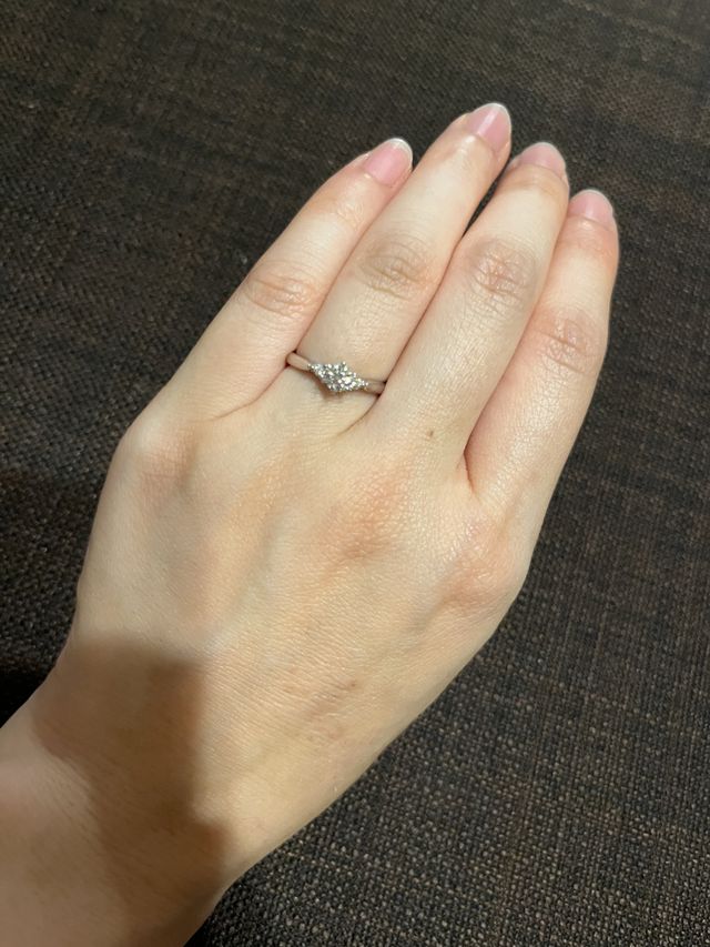 普段使いできるサイズで、ダイヤモンドの質を重視しました。